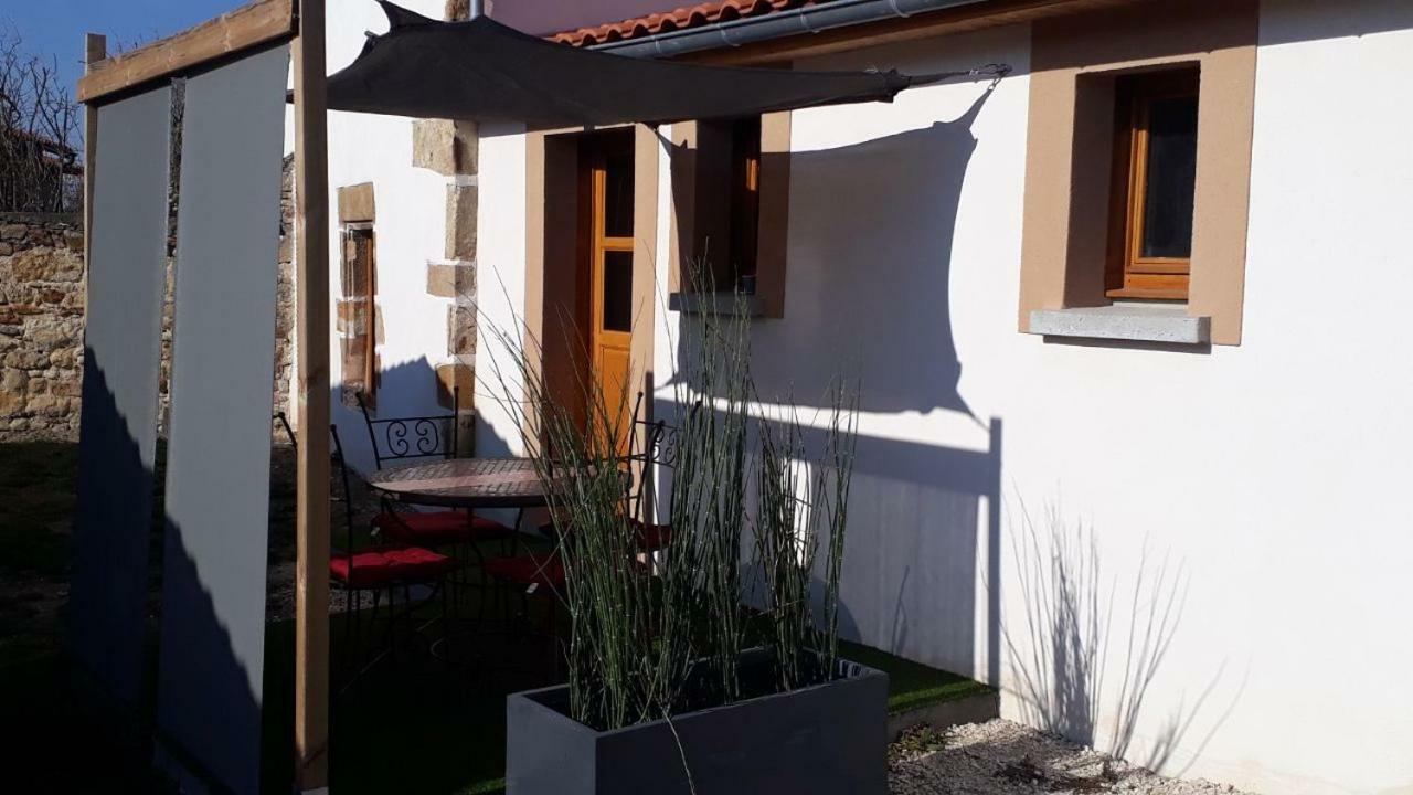 Hotel Pigeonnier Vic-le-Comte Exterior foto